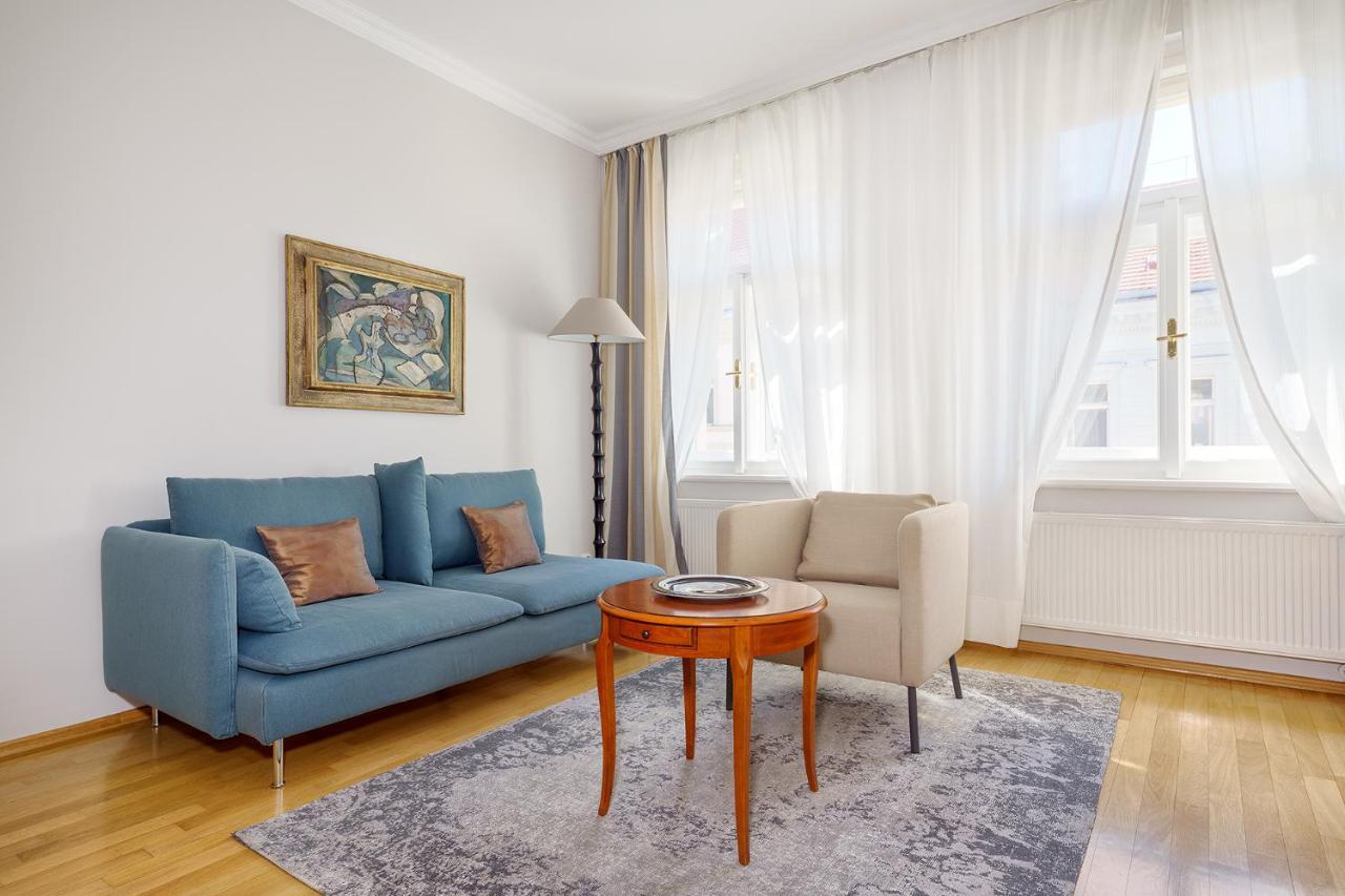 Hunger Hotel apartamentowy Praga